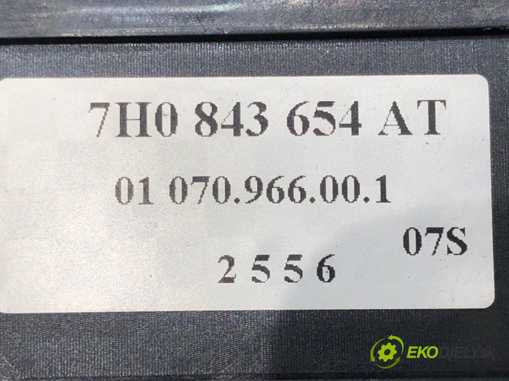 VW TRANSPORTER V Autobus (7HB, 7HJ, 7EB, 7EJ) 2003 - 2015    1.9 TDI 77 kW [105 KM] olej napędowy 2003 - 2009  zámok dveře pravý zadní část 7H0843654AT
