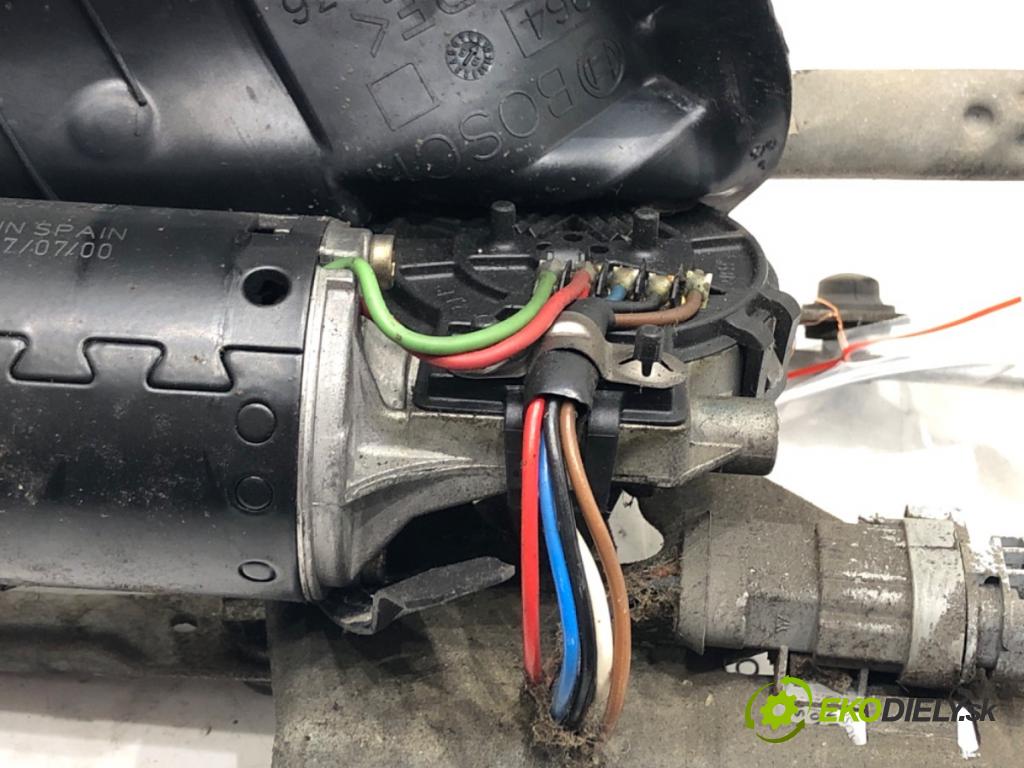 RENAULT SCÉNIC I nadwozie wielkoprzestrzenne (MPV) (JA0/1_, FA0_) 1999 - 2010    1.9 dCi RX4 75 kW [102 KM] olej napędowy 2000 - 2003  Mechanizmus stieračov predný 7700843523 (Motorčeky stieračov predné)