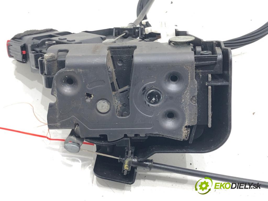 VOLVO C30 (533) 2006 - 2013    1.6 D2 84 kW [115 KM] olej napędowy 2010 - 2012  zámok dveře pravý přední část 30799302