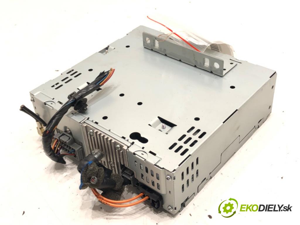 VOLVO C30 (533) 2006 - 2013    1.6 D2 84 kW [115 KM] olej napędowy 2010 - 2012  RADIO 31328059 (Audio zariadenia)