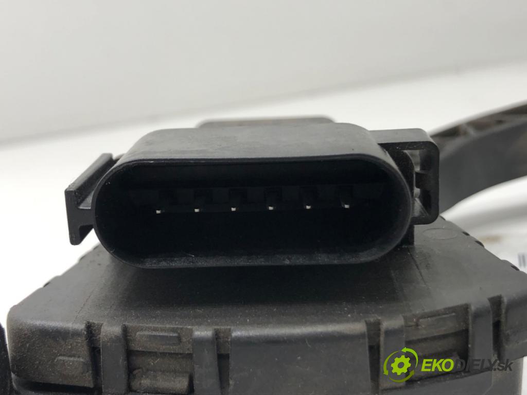 VOLVO C30 (533) 2006 - 2013    1.6 D2 84 kW [115 KM] olej napędowy 2010 - 2012  Potenciometer plynu 4M51-9F836-AK (Pedále)