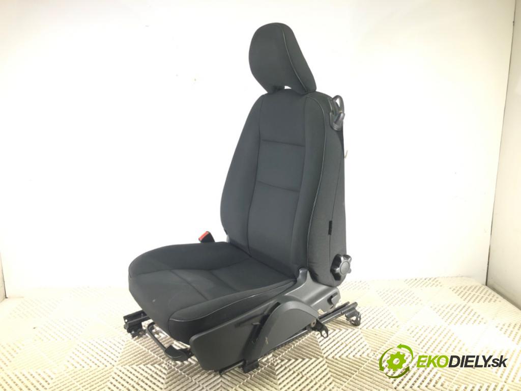VOLVO C30 (533) 2006 - 2013    1.6 D2 84 kW [115 KM] olej napędowy 2010 - 2012  Sedadlo ľavy predný