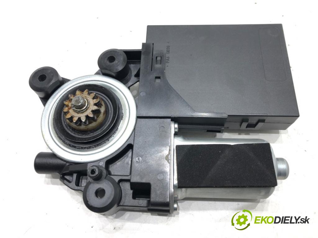 VOLVO C30 (533) 2006 - 2013    1.6 D2 84 kW [115 KM] olej napędowy 2010 - 2012  motor sťahovaní okna levý přední část 31295171AA