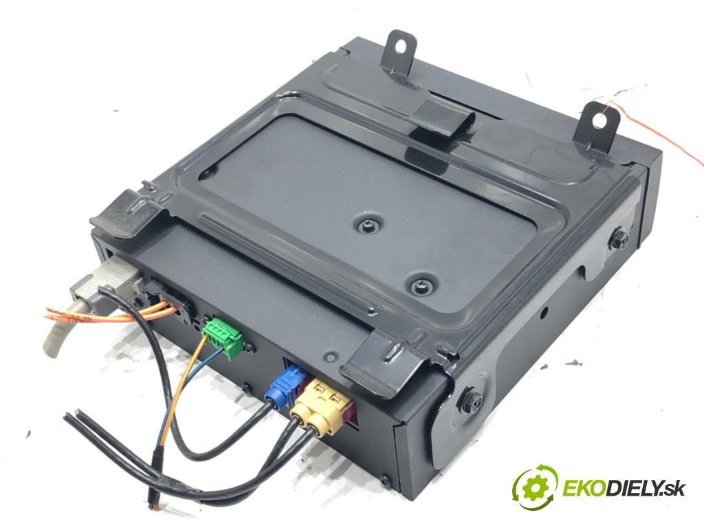 VOLVO C30 (533) 2006 - 2013    1.6 D2 84 kW [115 KM] olej napędowy 2010 - 2012  CZYTNIK navigace 31337201 (Ostatní)