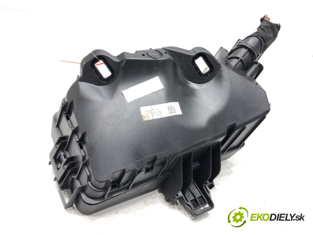 SKODA SUPERB IV Kombi (NZ5) 2023 -    2.0 TDI 110 kW [150 KM] olej napędowy 2023 -  skříňka poistková 5WA907361A (Pojistkové skříňky)