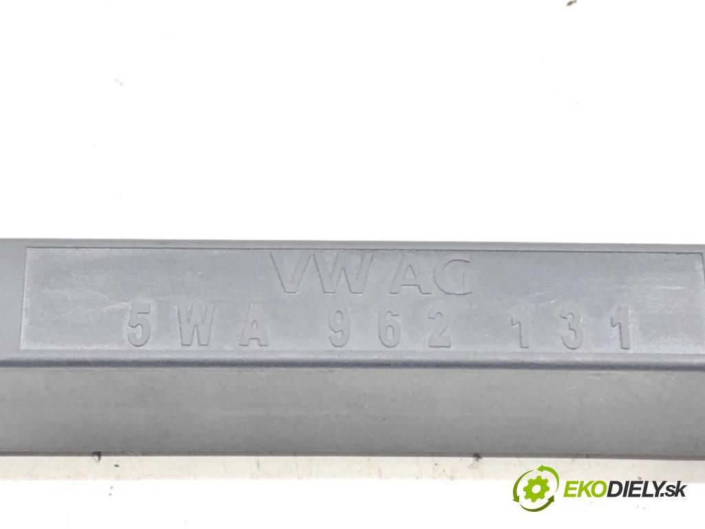 SKODA SUPERB IV Kombi (NZ5) 2023 -    2.0 TDI 110 kW [150 KM] olej napędowy 2023 -  Zosilňovač Antenní: 5WA962131 (Zosilňovače)