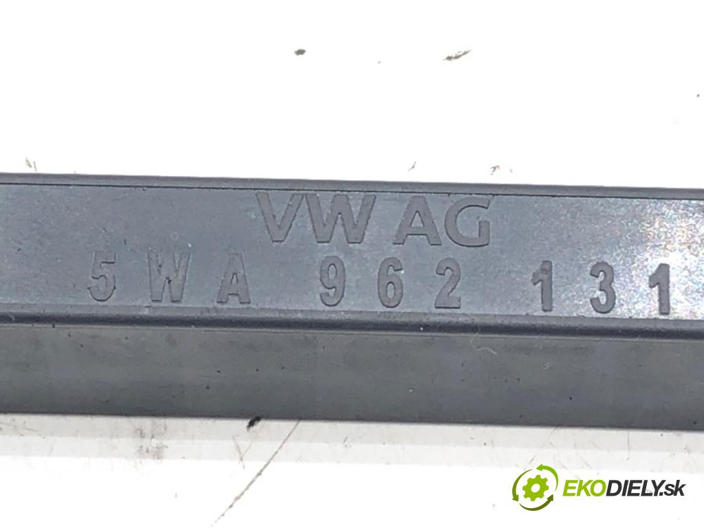 SKODA SUPERB IV Kombi (NZ5) 2023 -    2.0 TDI 110 kW [150 KM] olej napędowy 2023 -  Zosilňovač Antenní: 5WA962131 (Zosilňovače)