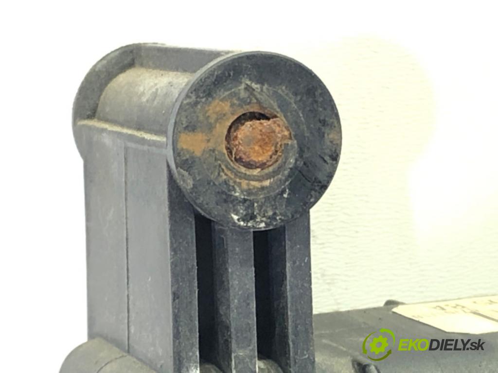 LAND ROVER RANGE ROVER SPORT I (L320) 2005 - 2013    3.0 D 4x4 180 kW [245 KM] olej napędowy 2009 - 2013  chladič vody AH328005BA (Chladiče vody)