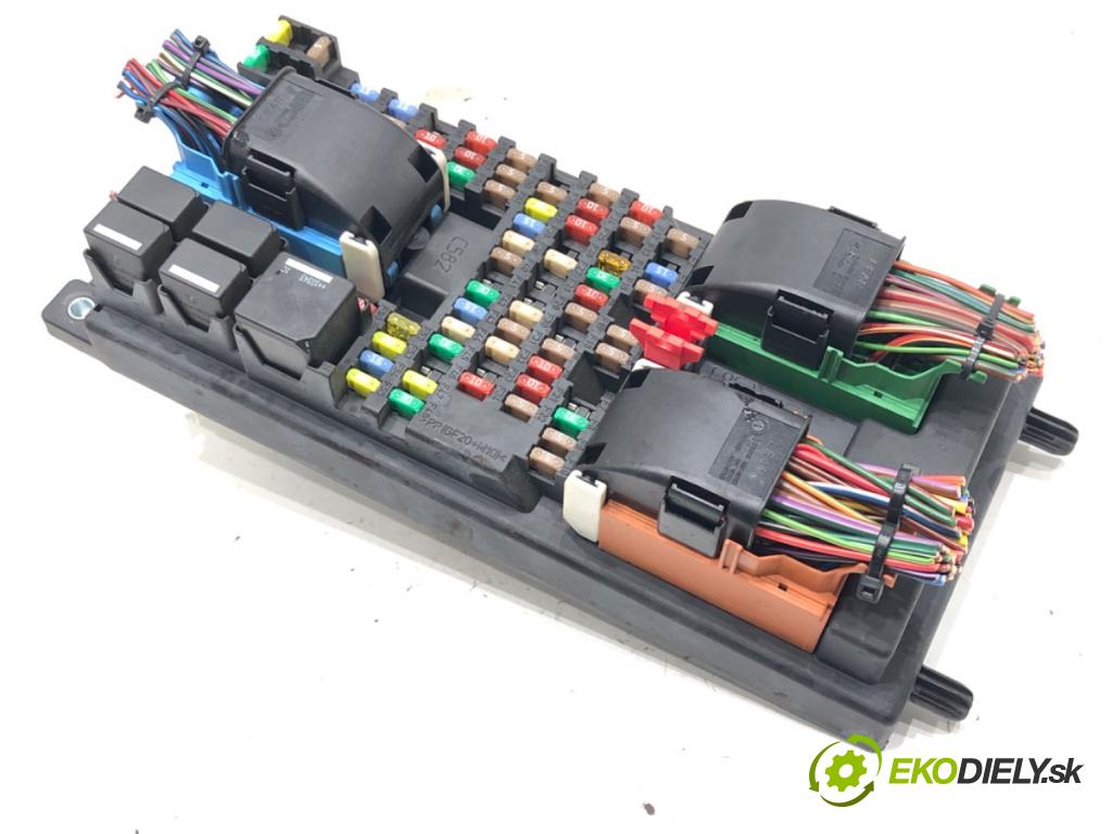 LAND ROVER RANGE ROVER SPORT I (L320) 2005 - 2013    3.0 D 4x4 180 kW [245 KM] olej napędowy 2009 - 2013  modul BSI AH22-14F041-BG (Pojistkové skříňky)