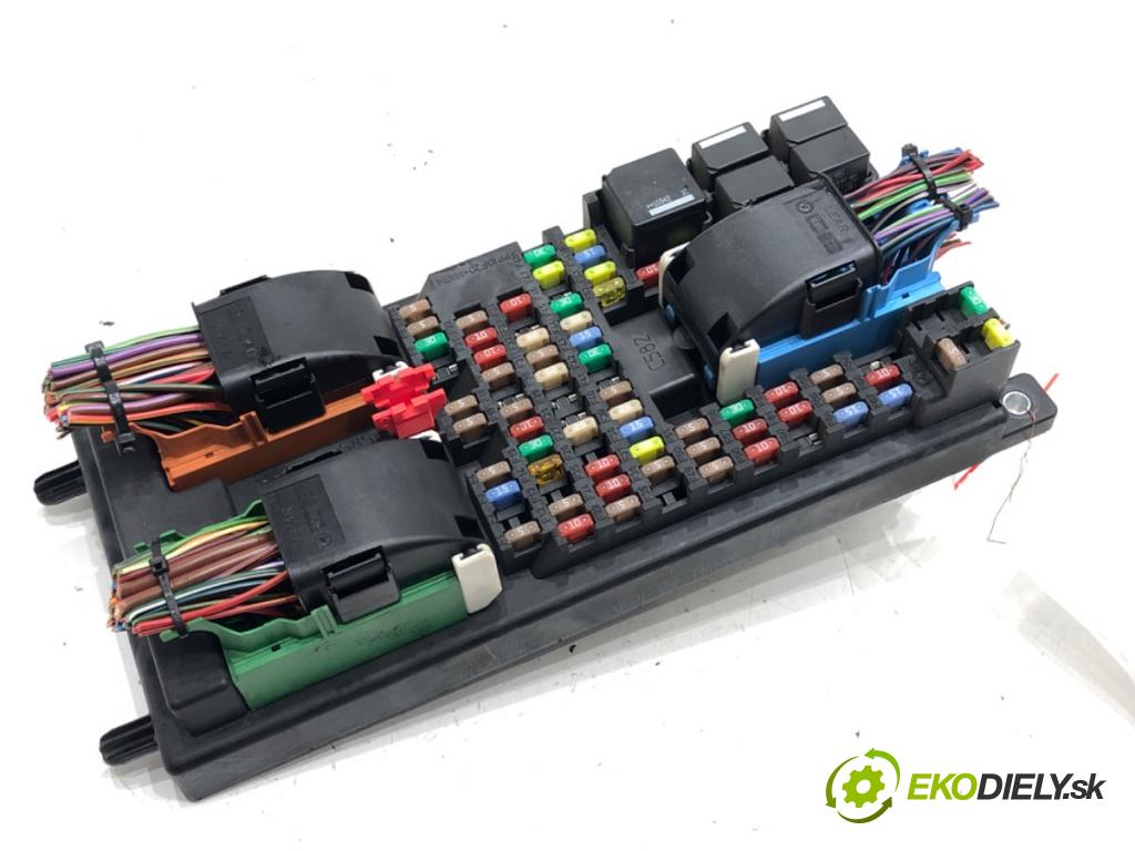 LAND ROVER RANGE ROVER SPORT I (L320) 2005 - 2013    3.0 D 4x4 180 kW [245 KM] olej napędowy 2009 - 2013  modul BSI AH22-14F041-BG (Pojistkové skříňky)