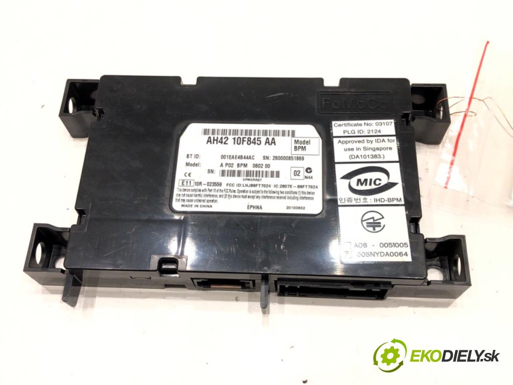 LAND ROVER RANGE ROVER SPORT I (L320) 2005 - 2013    3.0 D 4x4 180 kW [245 KM] olej napędowy 2009 - 2013  Modul BLUETOOTH AH42-10F845-AA (Ostatné)