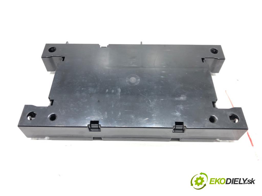 LAND ROVER RANGE ROVER SPORT I (L320) 2005 - 2013    3.0 D 4x4 180 kW [245 KM] olej napędowy 2009 - 2013  Modul BLUETOOTH AH42-10F845-AA (Ostatné)