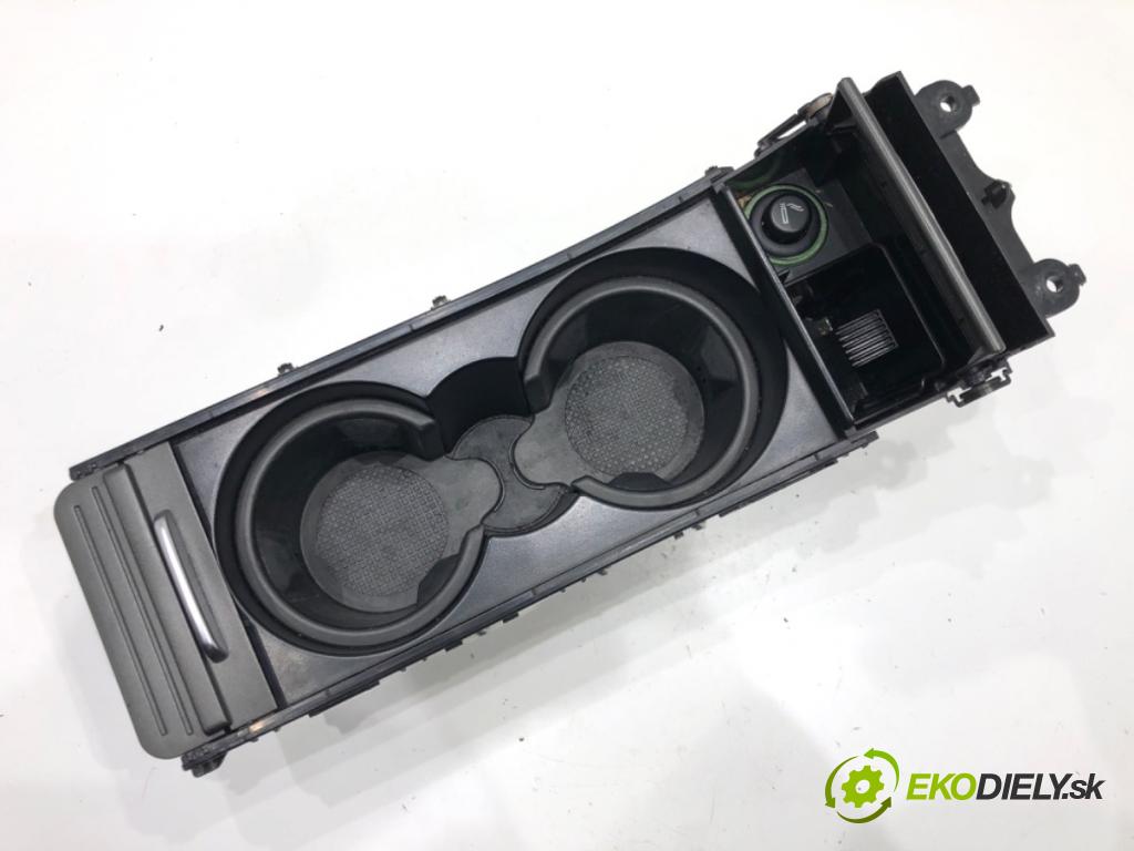 LAND ROVER RANGE ROVER SPORT I (L320) 2005 - 2013    3.0 D 4x4 180 kW [245 KM] olej napędowy 2009 - 2013  Držiak na nápoje AH32-061A78ADW (Úchyty, držiaky na nápoje)