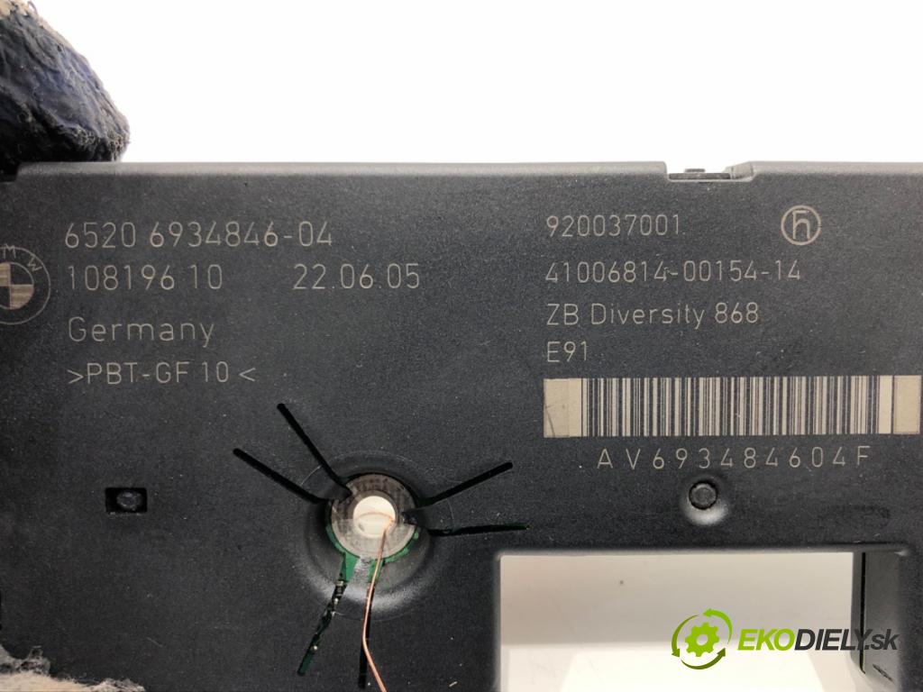 BMW 3 Touring (E91) 2004 - 2012    320 d 120 kW [163 KM] olej napędowy 2005 - 2012  Zosilňovač Antenní: 6934846 (Zosilňovače)
