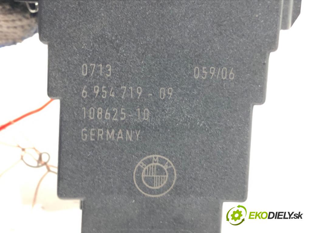 BMW 3 Touring (E91) 2004 - 2012    320 d 120 kW [163 KM] olej napędowy 2005 - 2012  spinačka 6954719 (Spínacie skrinky a kľúče)