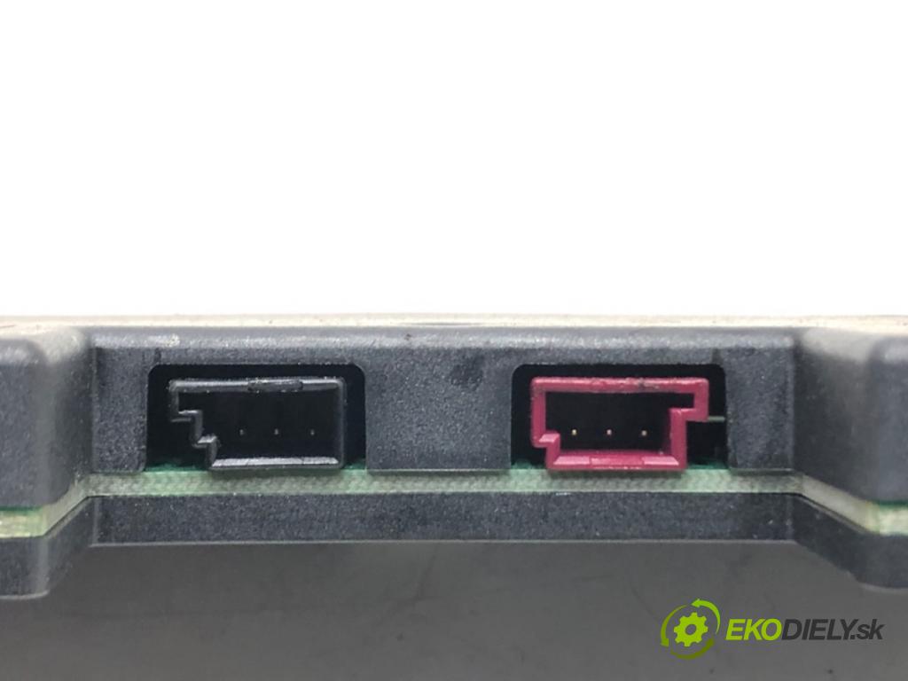 BMW 3 Touring (E91) 2004 - 2012    320 d 120 kW [163 KM] olej napędowy 2005 - 2012  Zosilňovač Antenní: 6934846 (Zosilňovače)