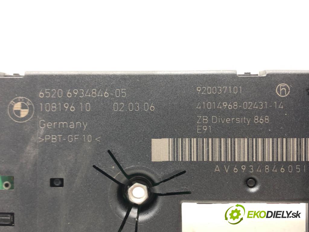 BMW 3 Touring (E91) 2004 - 2012    320 d 120 kW [163 KM] olej napędowy 2005 - 2012  Zosilňovač Antenní: 6934846 (Zosilňovače)