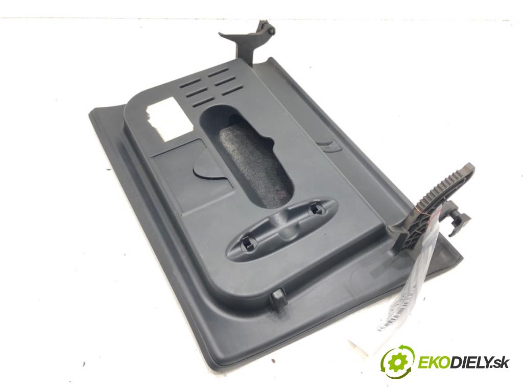 SEAT IBIZA III (6L1) 2002 - 2009    1.4 16V 55 kW [75 KM] benzyna 2002 - 2007  Priehradka, kastlík spolujazdca  (Priehradky, kastlíky)