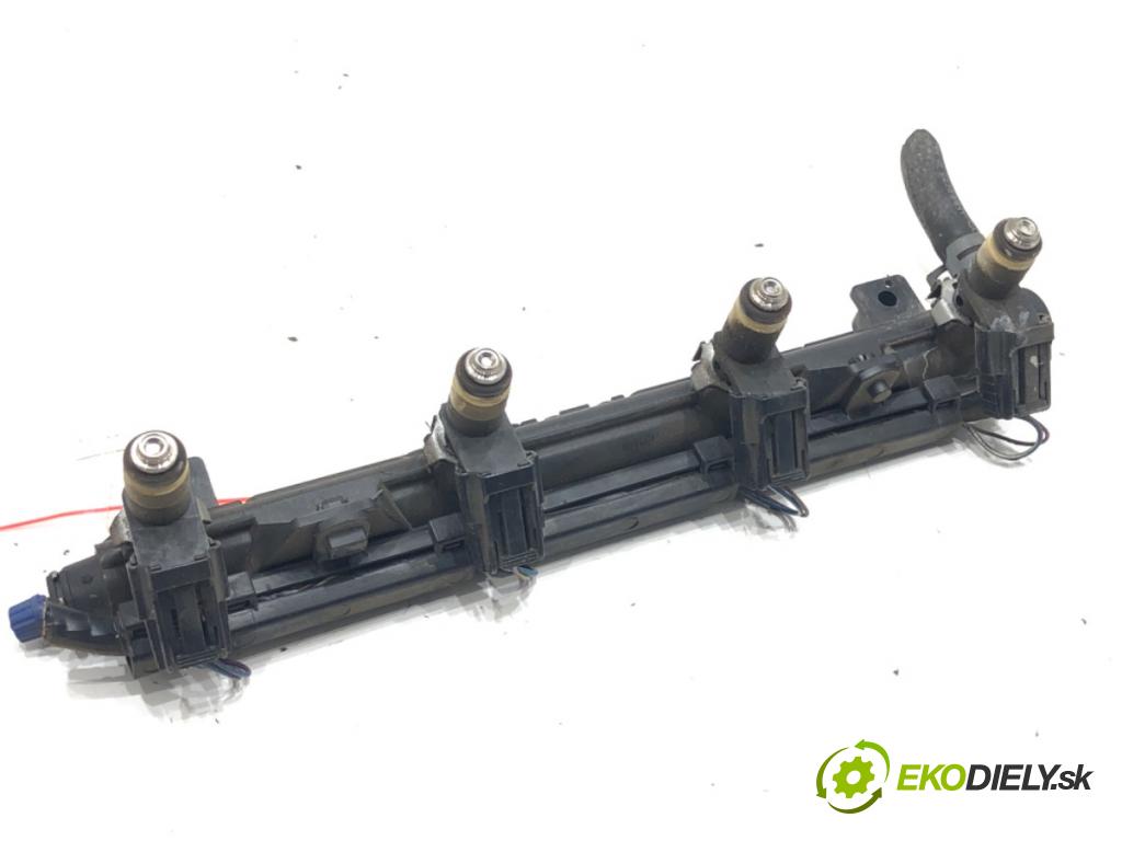 SEAT IBIZA III (6L1) 2002 - 2009    1.4 16V 55 kW [75 KM] benzyna 2002 - 2007  Lišta vstrekovacia 036971824A (Vstrekovacie lišty)