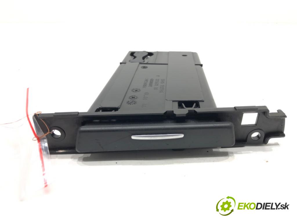 BMW 3 (E90) 2004 - 2012    318 d 105 kW [143 KM] olej napędowy 2007 - 2011  Držiak na nápoje 7127461 (Úchyty, držiaky na nápoje)