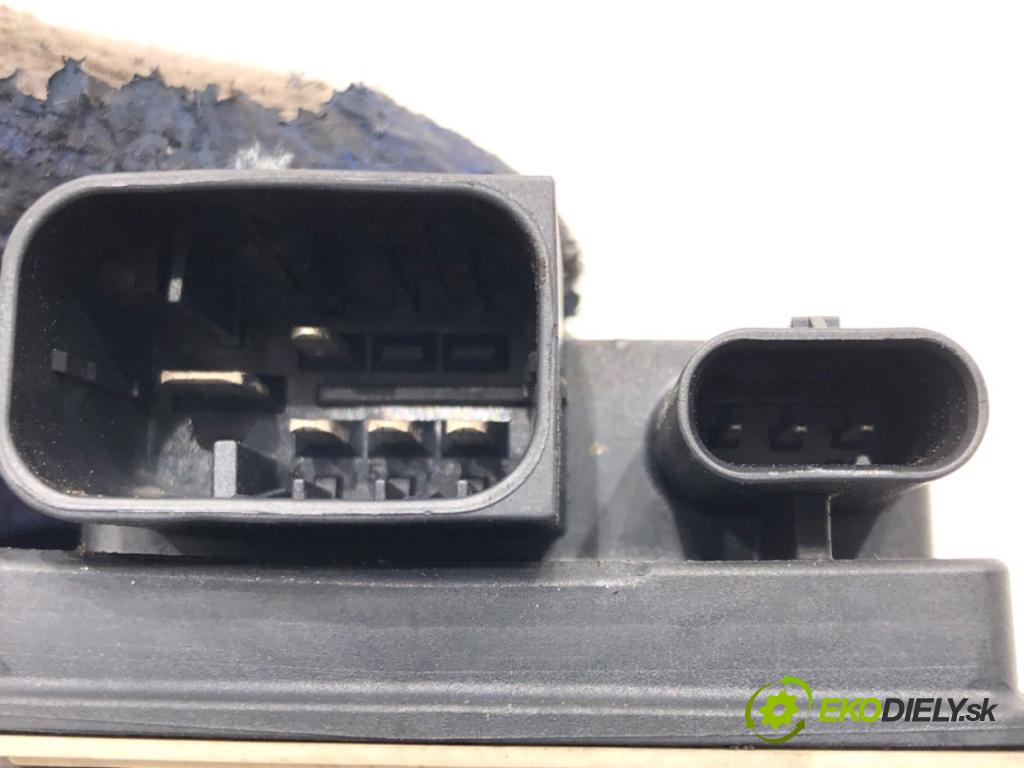 BMW 3 (E90) 2004 - 2012    318 d 105 kW [143 KM] olej napędowy 2007 - 2011  relé sviečok žhavenia 781085603 (Relé)