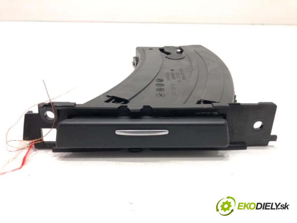 BMW 3 (E90) 2004 - 2012    318 d 105 kW [143 KM] olej napędowy 2007 - 2011  Držiak na nápoje 7127406 (Úchyty, držiaky na nápoje)