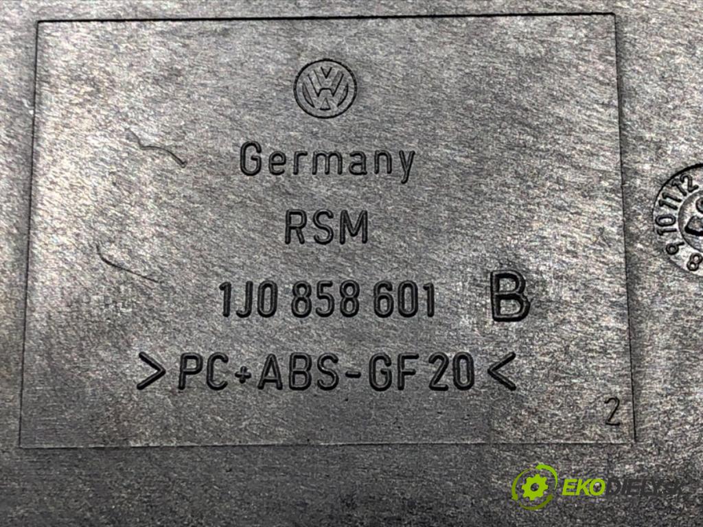 VW GOLF IV (1J1) 1997 - 2008    ---  Držiak na nápoje 1J0858601B (Úchyty, držiaky na nápoje)