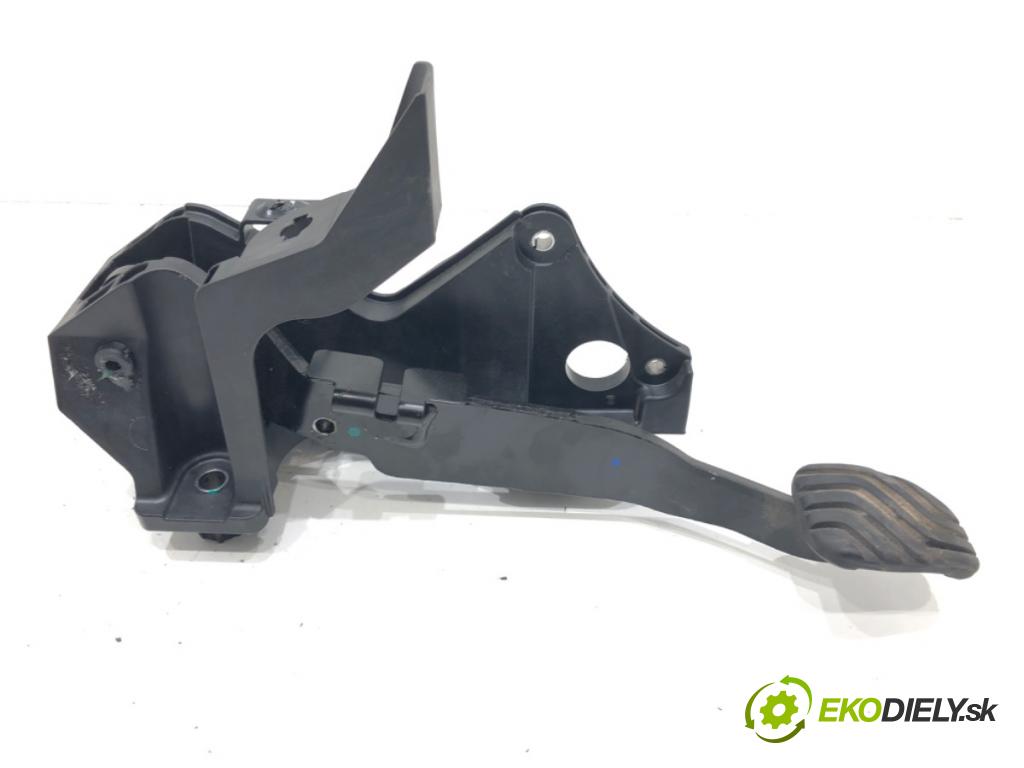 DACIA DUSTER (HM_) 2017 - 2022    1.0 TCe 90 67 kW [91 KM] benzyna 2021 - 2022  PEDÁL: manuálne 465400098R 465011334R (Pedále)