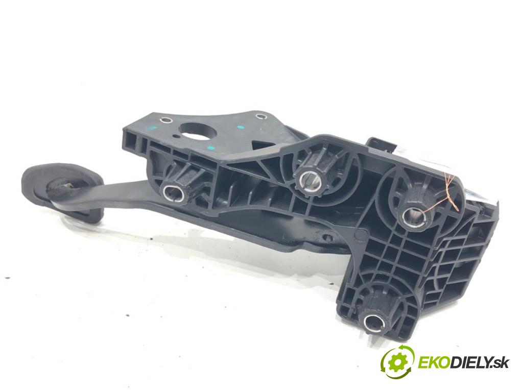 DACIA DUSTER (HM_) 2017 - 2022    1.0 TCe 90 67 kW [91 KM] benzyna 2021 - 2022  PEDÁL: manuálne 465400098R 465011334R (Pedále)