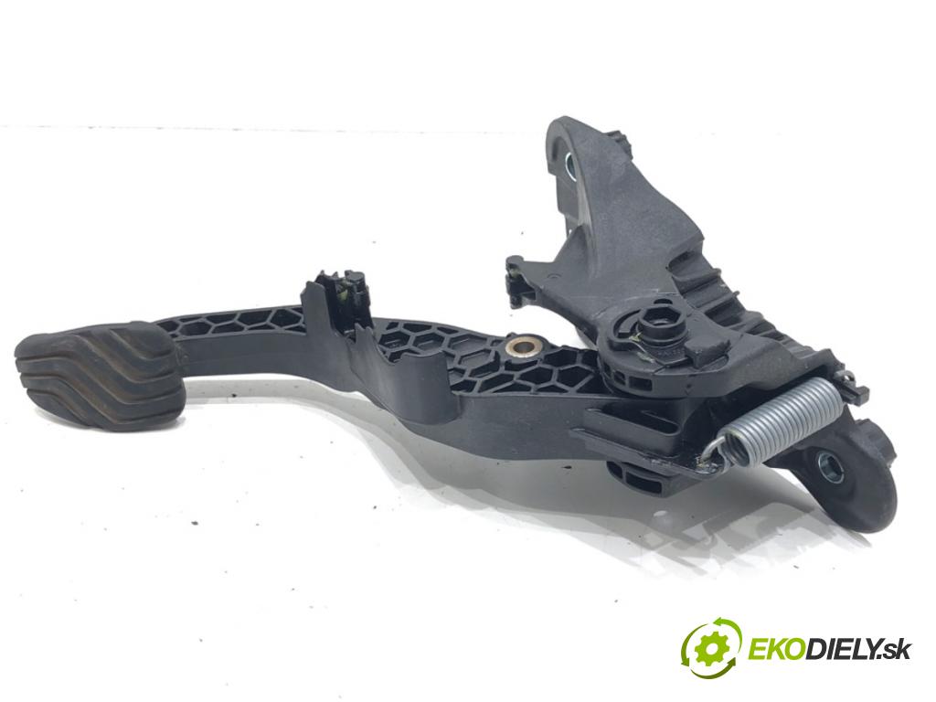 DACIA DUSTER (HM_) 2017 - 2022    1.0 TCe 90 67 kW [91 KM] benzyna 2021 - 2022  PEDÁL: manuálne 465400098R 465011334R (Pedále)