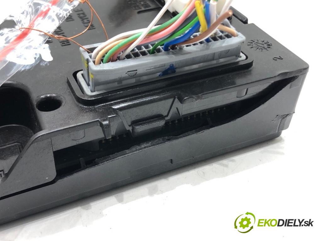 DACIA DUSTER (HM_) 2017 - 2022    1.0 TCe 90 67 kW [91 KM] benzyna 2021 - 2022  Modul BCM 284B19446R (Ostatné)