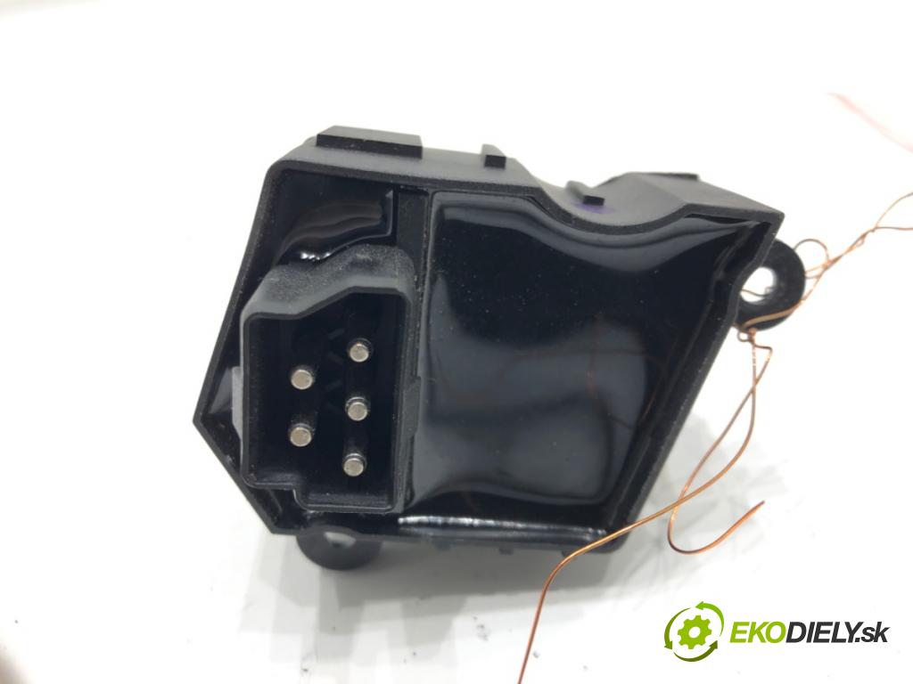 BMW 3 (E46) 1997 - 2005    318 i 87 kW [118 KM] benzyna 1997 - 2001  odpor rezistor topení vzduchu 5643000 (Odpory topení)