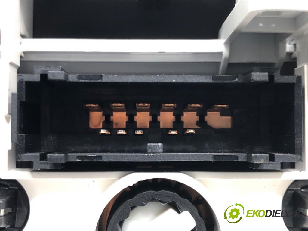 CITROEN C2 (JM_) 2003 - 2017    1.1 44 kW [60 KM] benzyna 2003 - 2012  Panel ovládania kúrenia F664479W (Prepínače, spínače, tlačidlá a ovládače kúrenia)
