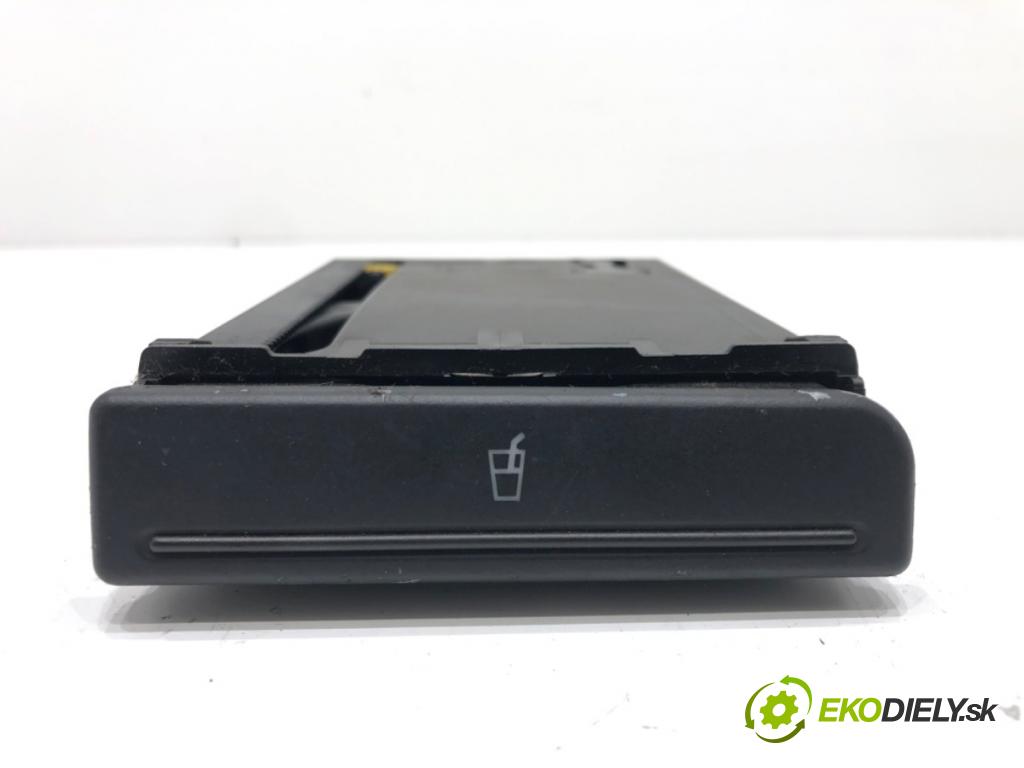 AUDI A4 B6 (8E2) 2000 - 2005    2.0 96 kW [130 KM] benzyna 2000 - 2004  Držiak na nápoje 8E1862534H (Úchyty, držiaky na nápoje)