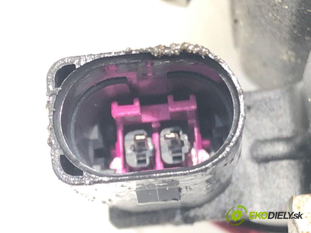 AUDI A4 B6 (8E2) 2000 - 2005    2.0 96 kW [130 KM] benzyna 2000 - 2004  Kompresor klimatizácie 447220-8412 (Kompresory klimatizácie)