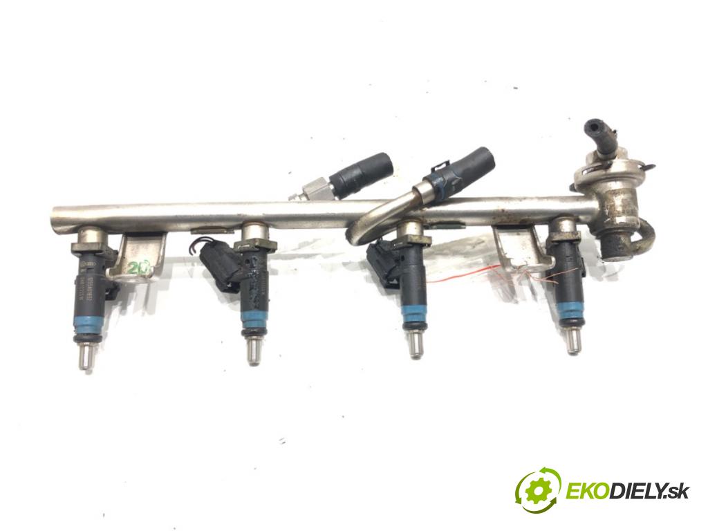 AUDI A4 B6 (8E2) 2000 - 2005    2.0 96 kW [130 KM] benzyna 2000 - 2004  Lišta vstrekovacia 06B133551K (Vstrekovacie lišty)