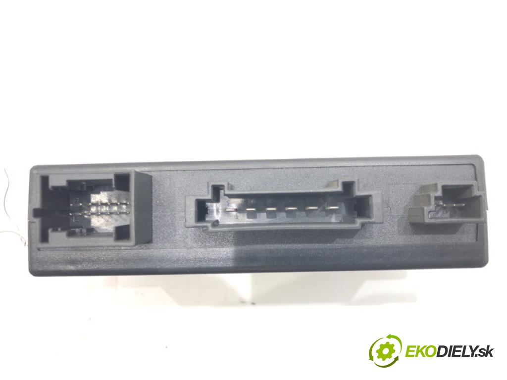 AUDI A4 B6 (8E2) 2000 - 2005    2.0 96 kW [130 KM] benzyna 2000 - 2004  Modul ťažného oka 8E0907383 (Ostatné)