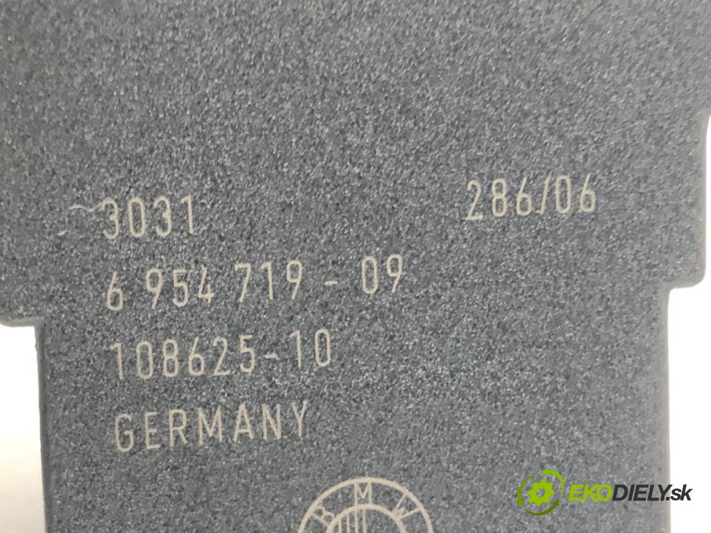 BMW 3 coupe (E92) 2005 - 2013    330 i 200 kW [272 KM] benzyna 2006 - 2010  spinačka 6954719 (Spínacie skrinky a kľúče)