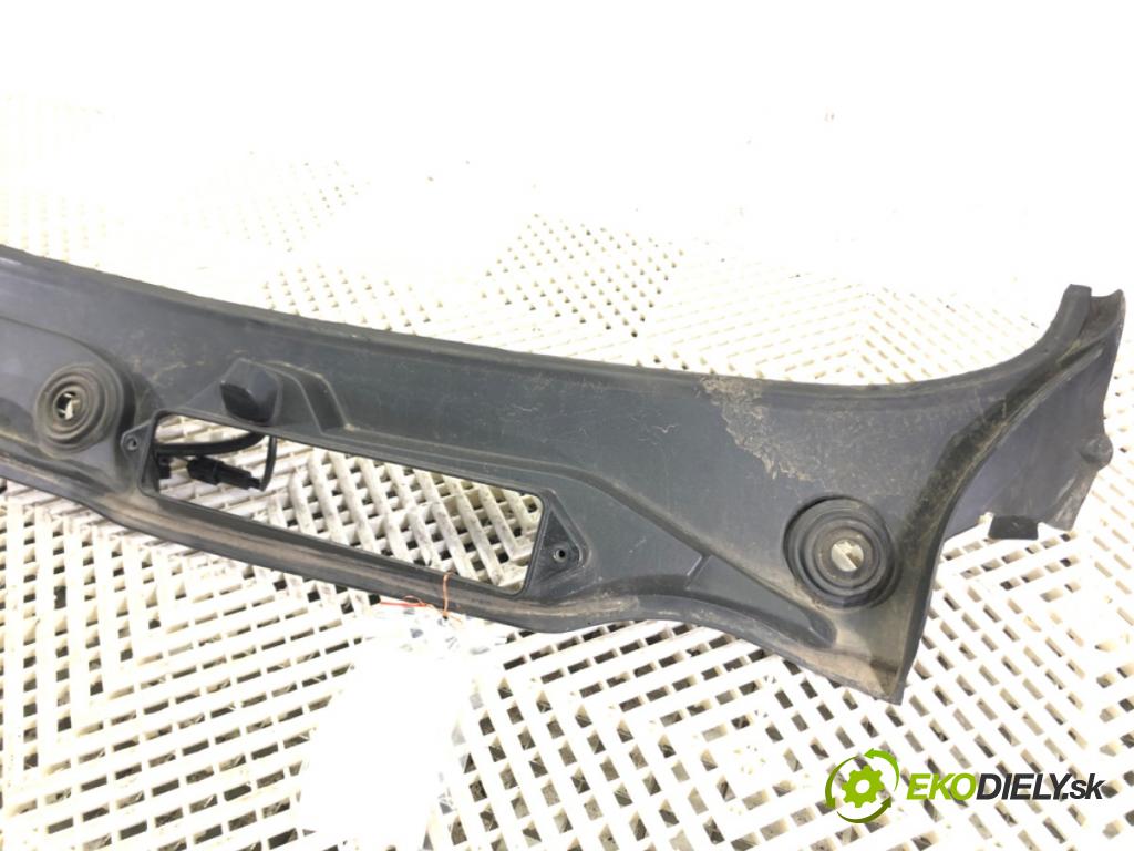 BMW 3 coupe (E92) 2005 - 2013    330 i 200 kW [272 KM] benzyna 2006 - 2010  Torpédo, plast pod čelné okno  (Torpéda)