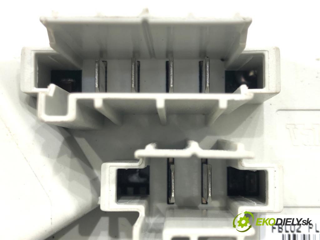 BMW 3 coupe (E92) 2005 - 2013    330 i 200 kW [272 KM] benzyna 2006 - 2010  odpor rezistor topení vzduchu 985464F (Odpory topení)