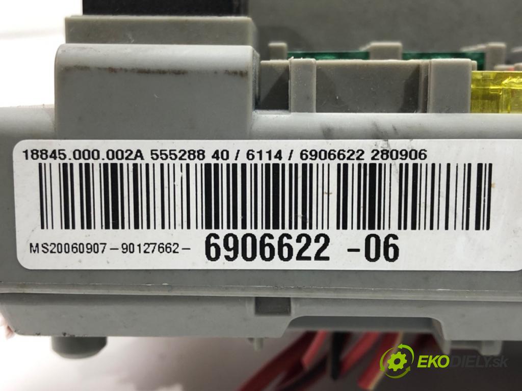 BMW 3 coupe (E92) 2005 - 2013    330 i 200 kW [272 KM] benzyna 2006 - 2010  skříňka poistková 6906622 (Pojistkové skříňky)
