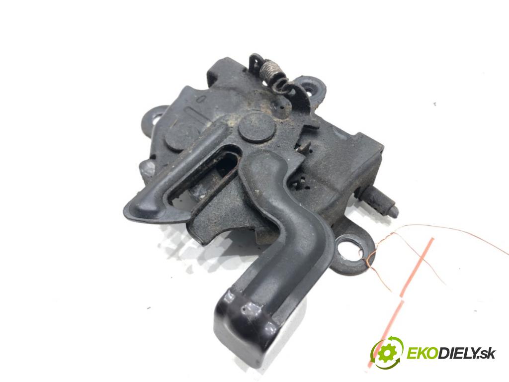 TOYOTA YARIS (_P9_) 2005 - 2014    1.3 VVT-i (SCP90_) 64 kW [87 KM] benzyna 2005 - 2010  zámok kapoty přední část 