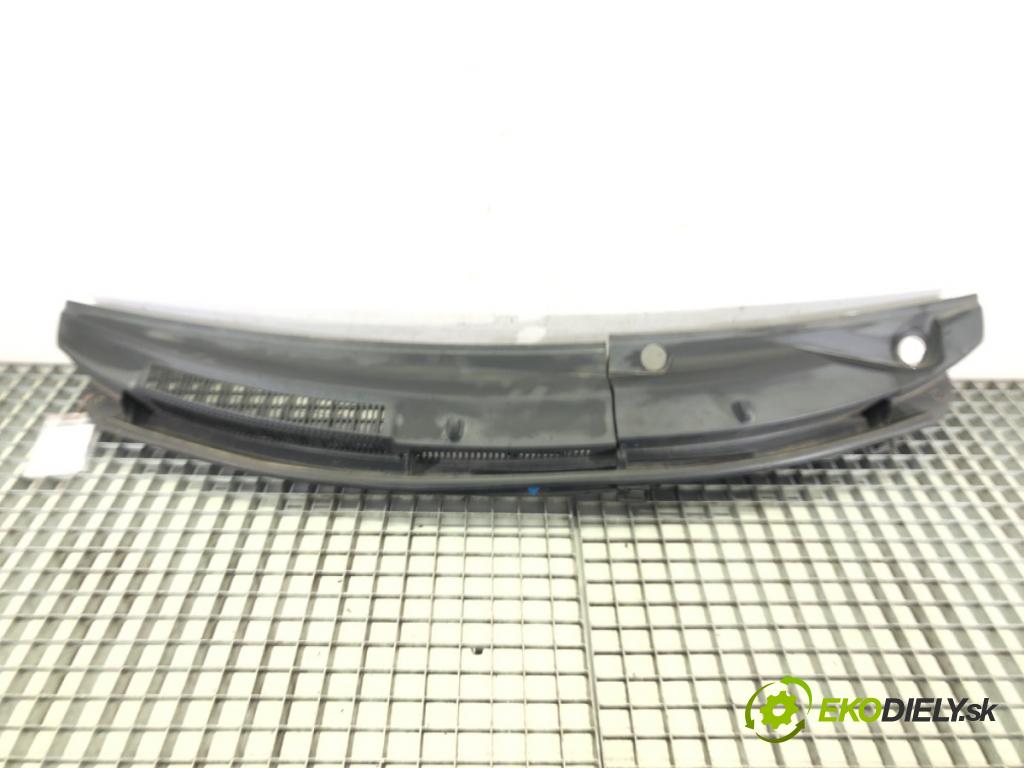 TOYOTA YARIS (_P9_) 2005 - 2014    1.3 VVT-i (SCP90_) 64 kW [87 KM] benzyna 2005 - 2010  Torpédo, plast pod čelné okno 55781-0D100 (Torpéda)