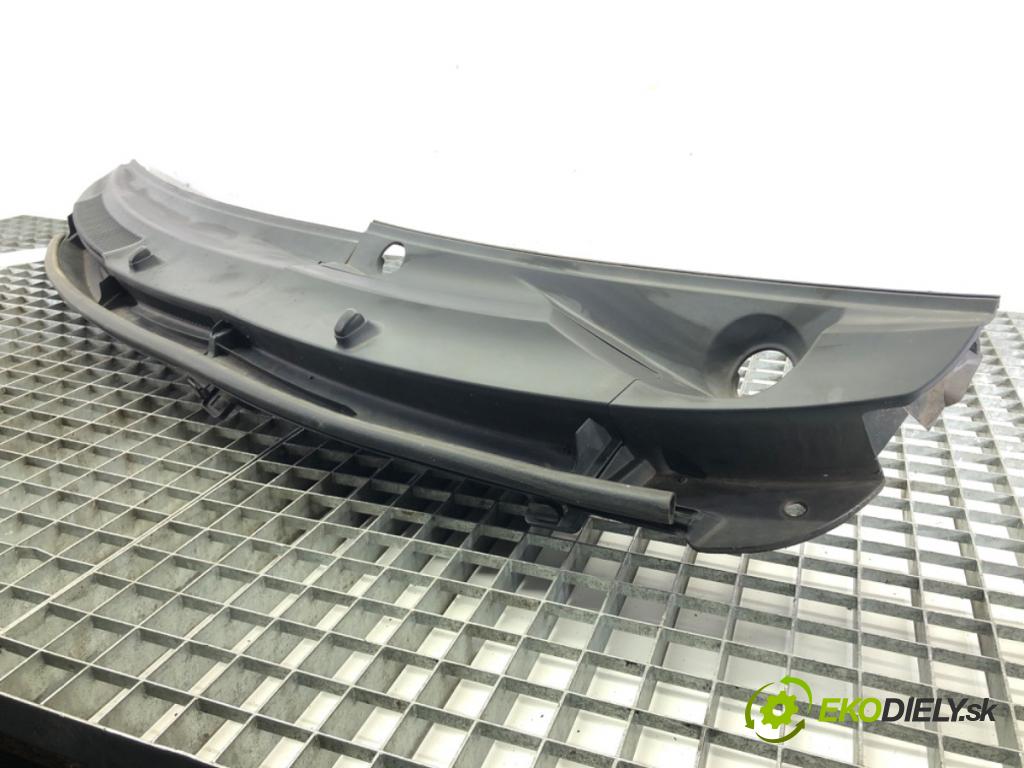 TOYOTA YARIS (_P9_) 2005 - 2014    1.3 VVT-i (SCP90_) 64 kW [87 KM] benzyna 2005 - 2010  Torpédo, plast pod čelné okno 55781-0D100 (Torpéda)