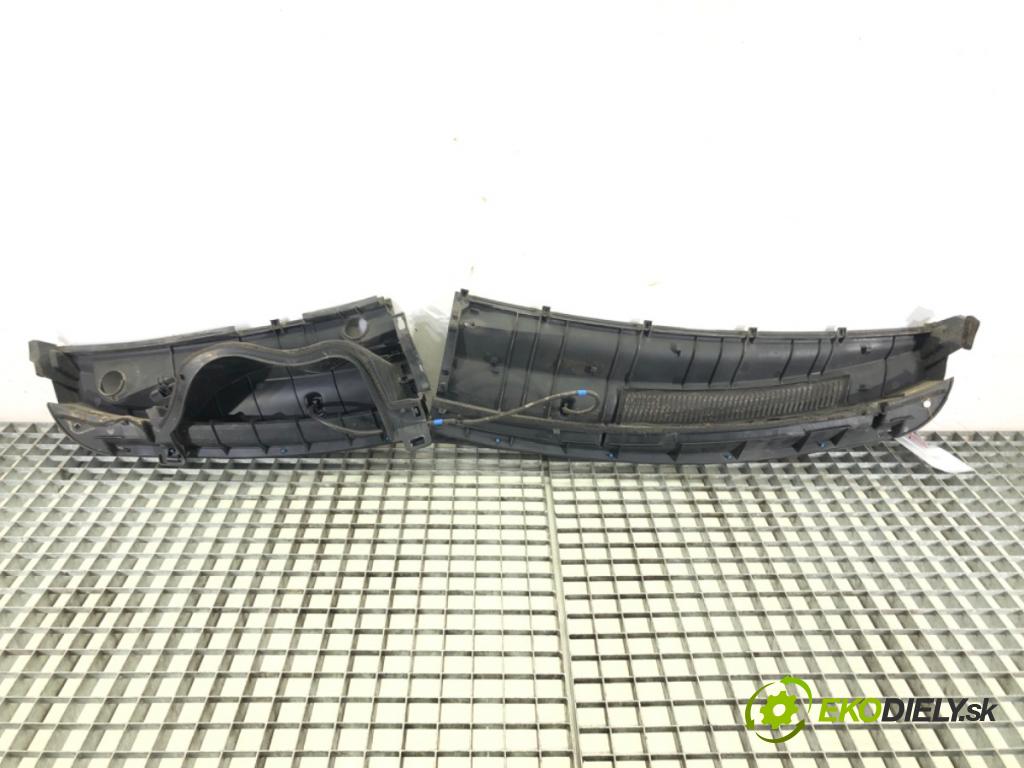 TOYOTA YARIS (_P9_) 2005 - 2014    1.3 VVT-i (SCP90_) 64 kW [87 KM] benzyna 2005 - 2010  Torpédo, plast pod čelné okno 55781-0D100 (Torpéda)
