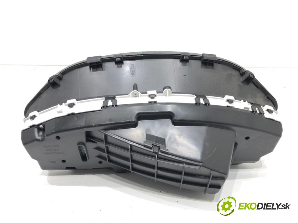 TOYOTA YARIS (_P9_) 2005 - 2014    1.3 VVT-i (SCP90_) 64 kW [87 KM] benzyna 2005 - 2010  Prístrojovka 83800-0D661 (Prístrojové dosky, displeje)