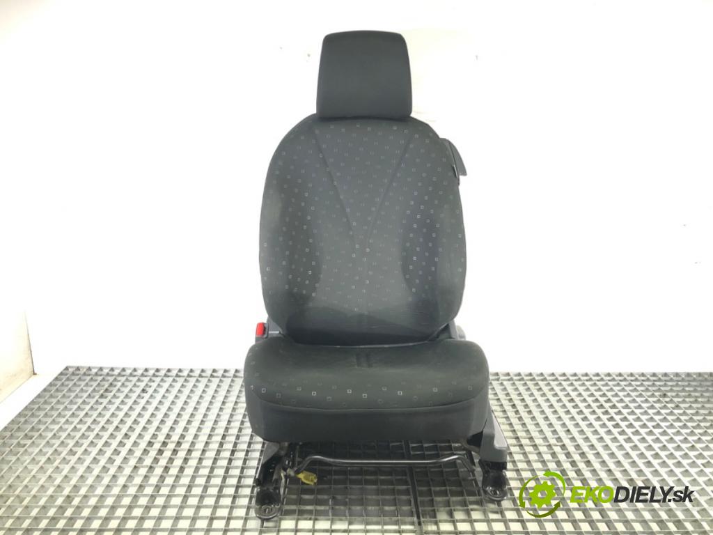 TOYOTA YARIS (_P9_) 2005 - 2014    1.3 VVT-i (SCP90_) 64 kW [87 KM] benzyna 2005 - 2010  Sedadlo ľavy predný 
