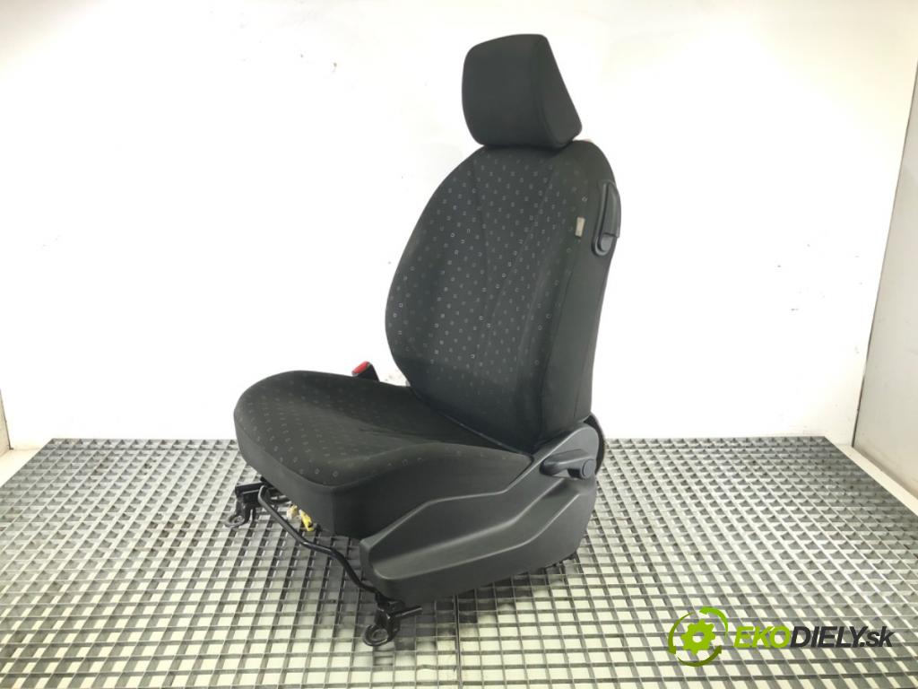TOYOTA YARIS (_P9_) 2005 - 2014    1.3 VVT-i (SCP90_) 64 kW [87 KM] benzyna 2005 - 2010  Sedadlo ľavy predný