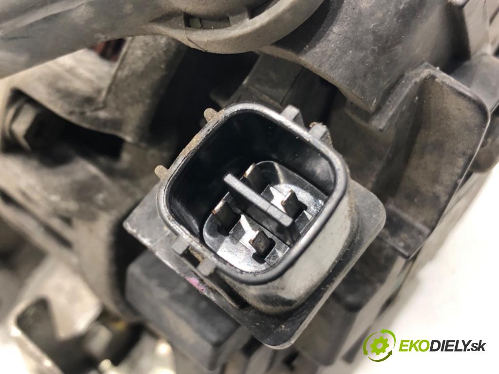 TOYOTA YARIS (_P9_) 2005 - 2014    1.3 VVT-i (SCP90_) 64 kW [87 KM] benzyna 2005 - 2010  Alternátor 27060-0J061 (Alternátory)