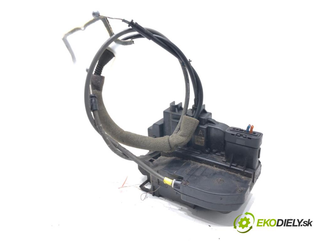NISSAN QASHQAI / QASHQAI +2 I (J10, NJ10, JJ10E) 2006 - 2014    2.0 104 kW [141 KM] benzyna 2007 - 2013  zámok dveře pravý přední část 